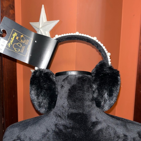 NWT-Pearled earmuffs - Picture 4 of 5